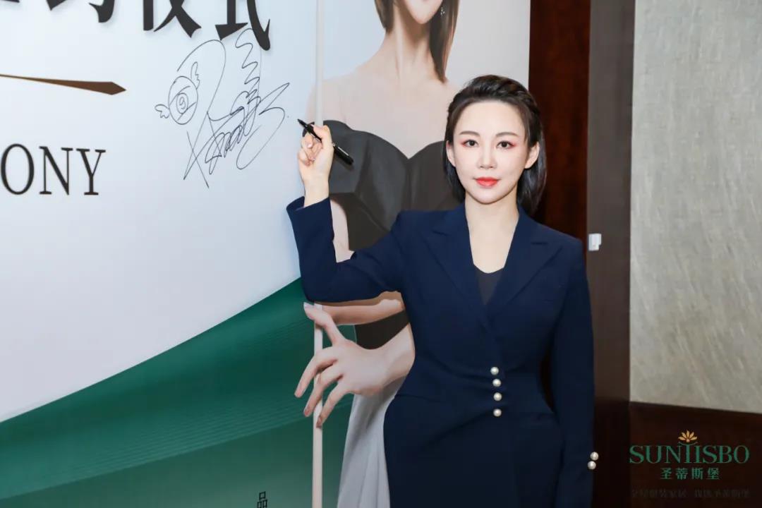 “九球天后”潘晓婷成为意昂体育品牌形象大使